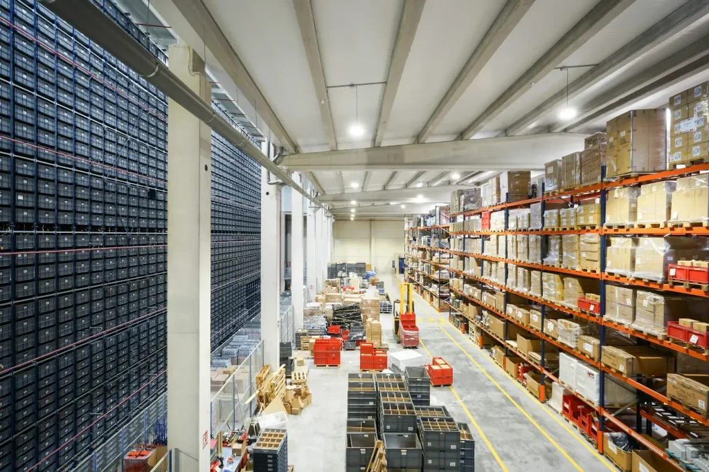 Diferencias de un almacén entre producto masivo y producto segmentado