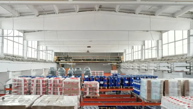 Cómo organizar un almacén desde cero para negocios medianos
