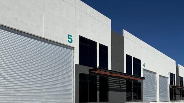 "foto de ofibodega 493m2 con andén de carga en Villa Canales"